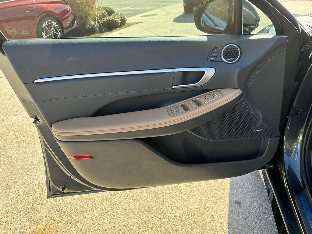 new 2025 Hyundai Sonata Hybrid car, priced at $37,203