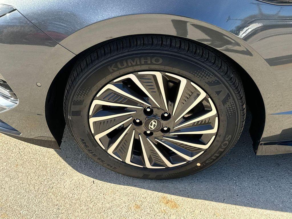 new 2025 Hyundai Sonata Hybrid car, priced at $37,203