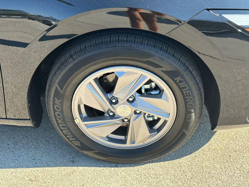 new 2025 Hyundai Elantra car, priced at $22,765