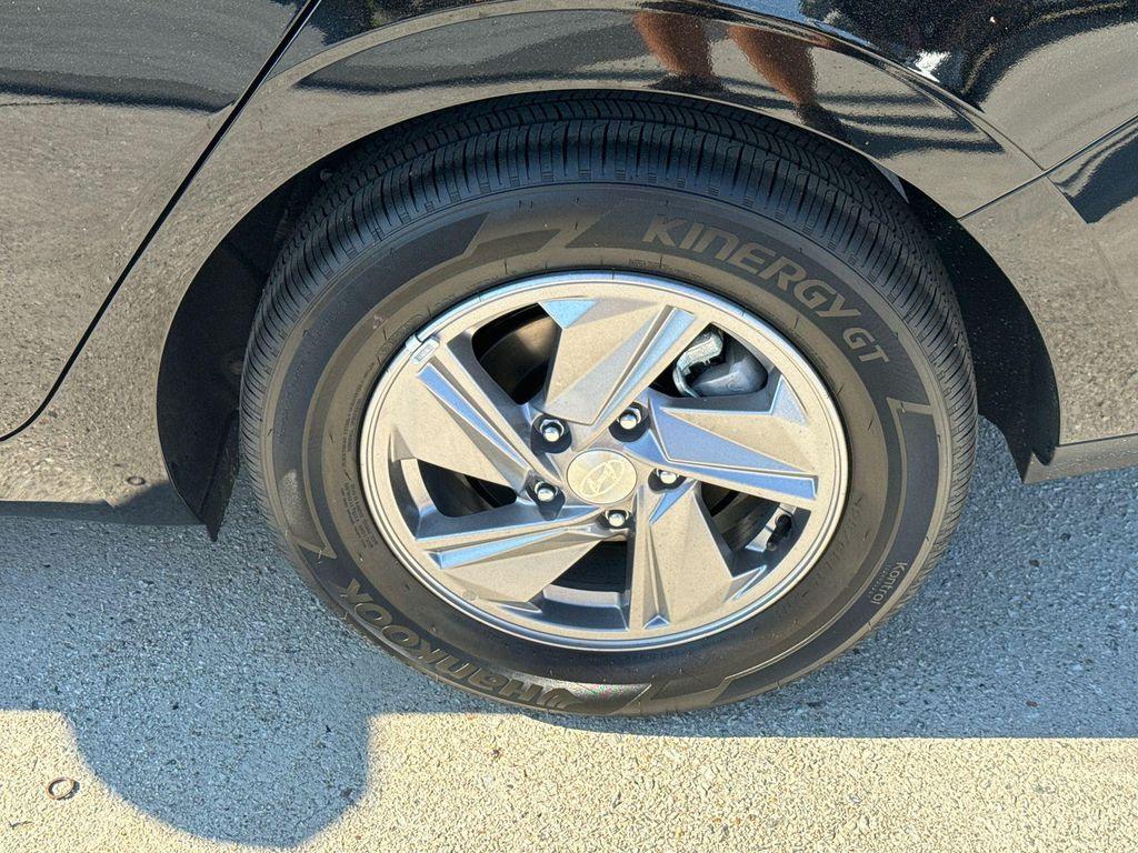 new 2025 Hyundai Elantra car, priced at $22,765