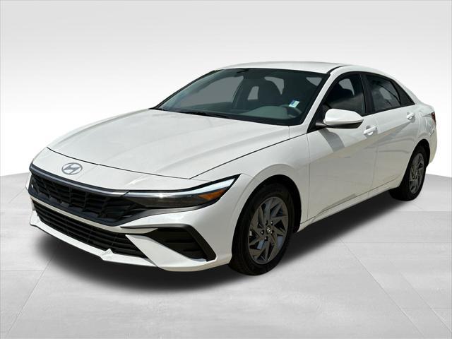 new 2024 Hyundai Elantra HEV car, priced at $23,234