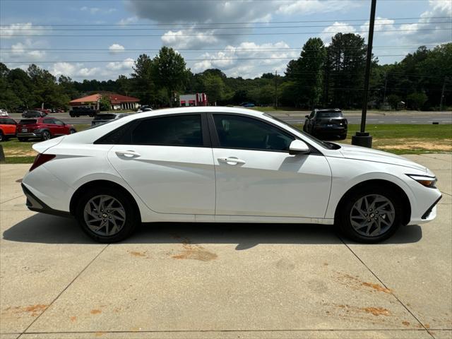 new 2024 Hyundai Elantra HEV car, priced at $23,234