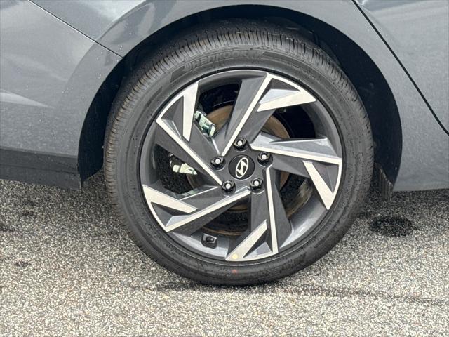 new 2025 Hyundai Elantra car, priced at $25,300
