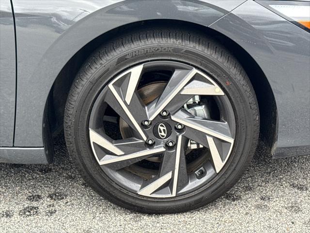 new 2025 Hyundai Elantra car, priced at $25,300