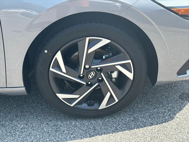 new 2025 Hyundai Elantra car, priced at $23,204
