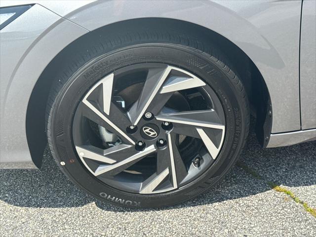 new 2025 Hyundai Elantra car, priced at $23,204