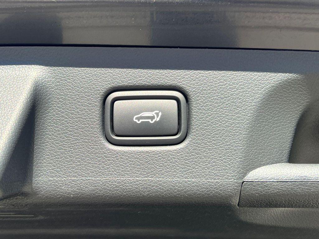 used 2025 Hyundai Palisade car, priced at $44,920