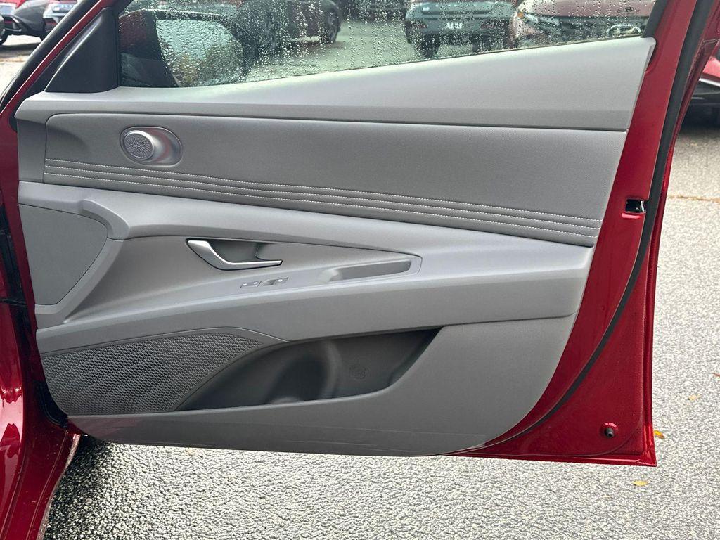 new 2025 Hyundai Elantra car, priced at $26,039