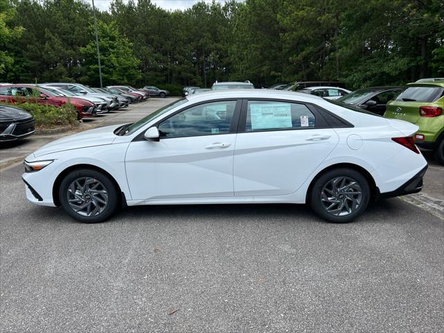 new 2024 Hyundai Elantra car, priced at $23,419