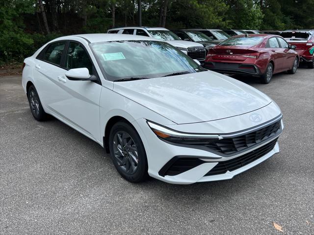 new 2024 Hyundai Elantra car, priced at $23,419