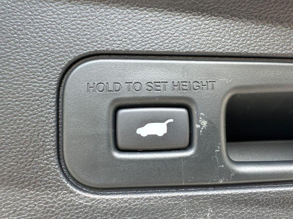 used 2024 Acura MDX car, priced at $49,420