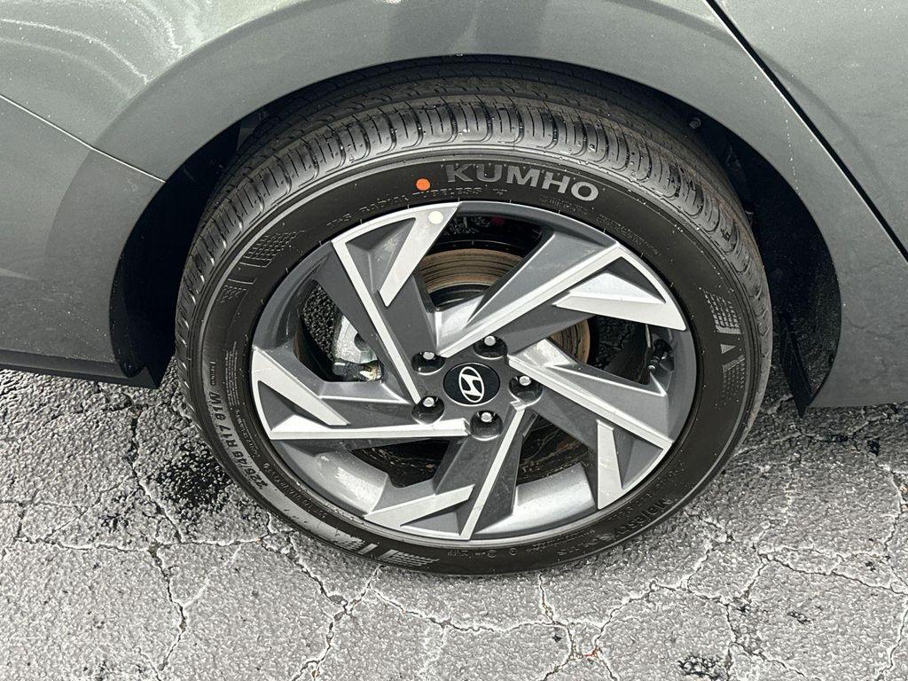 new 2025 Hyundai Elantra car, priced at $25,589