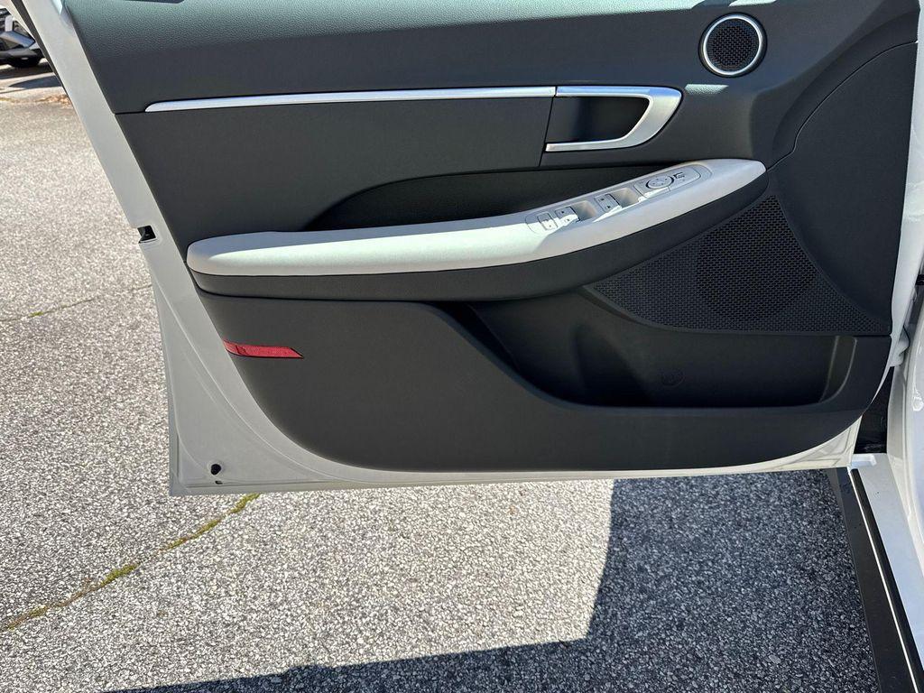 new 2025 Hyundai Sonata car, priced at $23,804