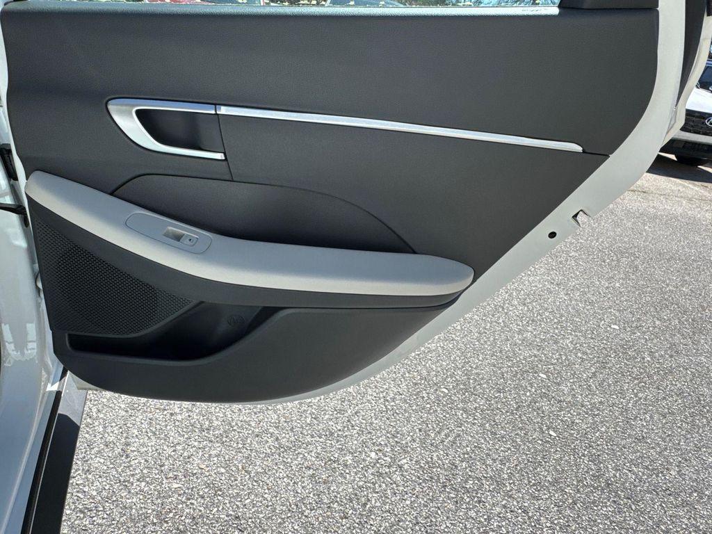 new 2025 Hyundai Sonata car, priced at $23,804