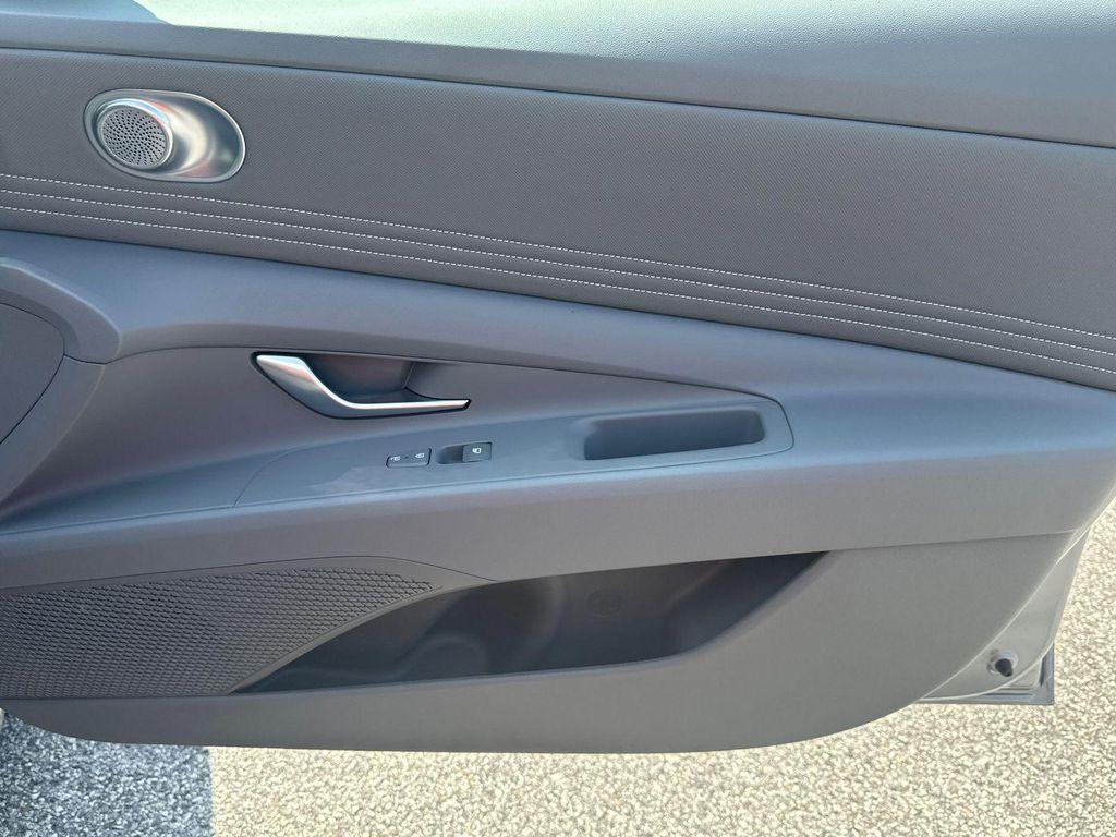 new 2025 Hyundai Elantra car, priced at $21,189