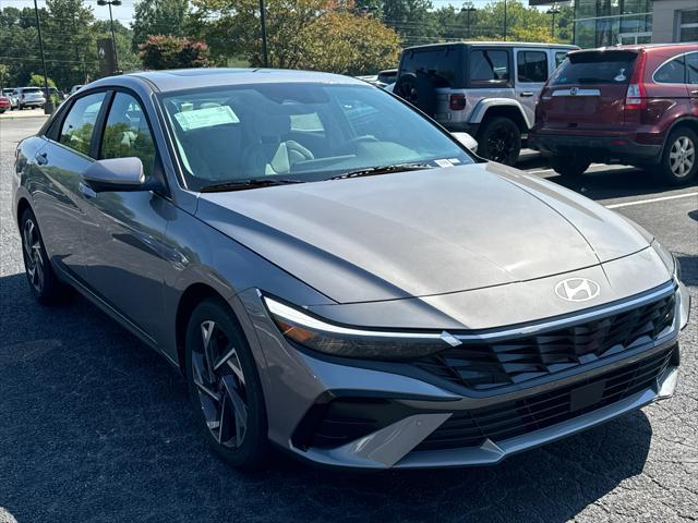 new 2024 Hyundai Elantra car, priced at $25,565