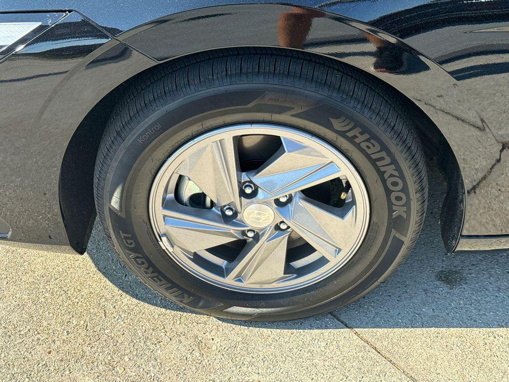 new 2025 Hyundai Elantra car, priced at $22,660