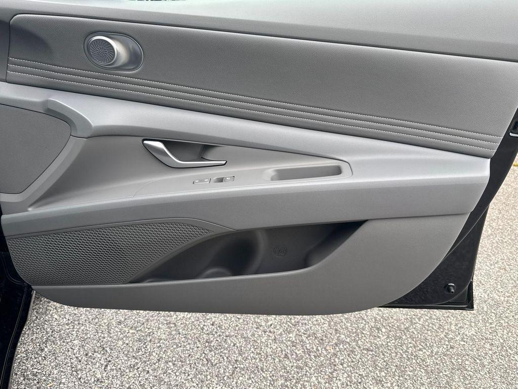 new 2025 Hyundai Elantra car, priced at $23,682