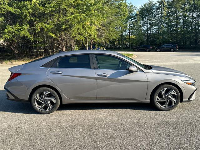 new 2025 Hyundai Elantra car, priced at $21,681