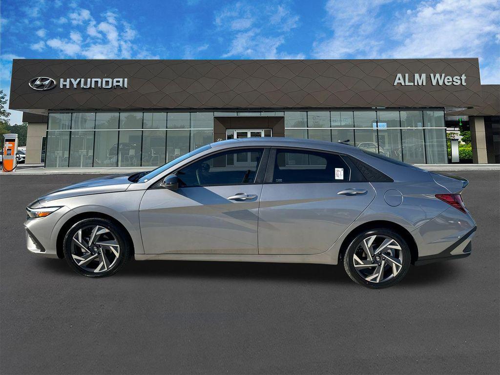 new 2025 Hyundai Elantra car, priced at $21,198