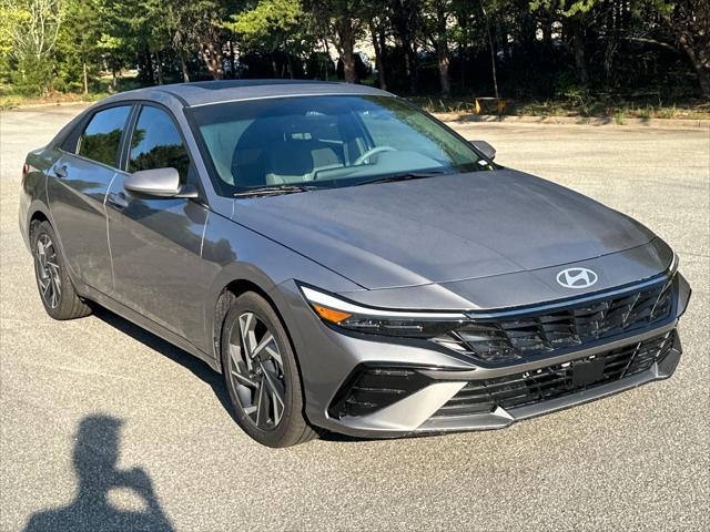 new 2025 Hyundai Elantra car, priced at $21,694