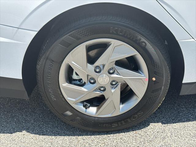 new 2025 Hyundai Sonata car, priced at $26,818