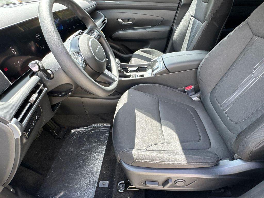 new 2025 Hyundai Tucson car, priced at $27,354