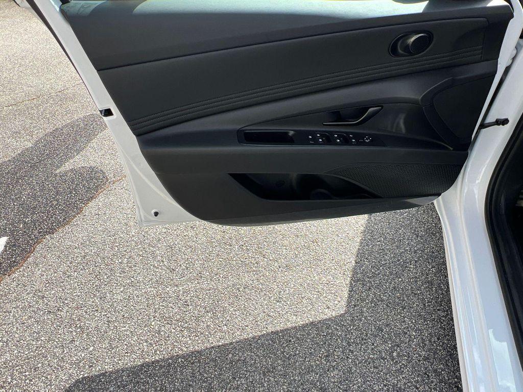 new 2025 Hyundai Elantra car, priced at $23,613