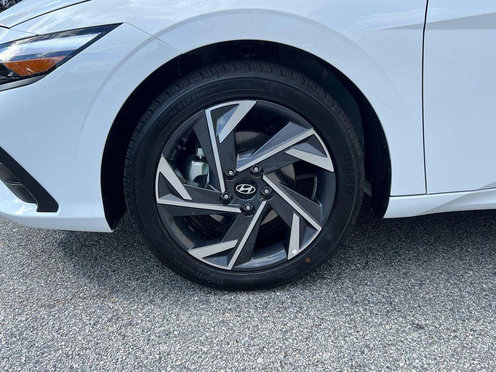 new 2025 Hyundai Elantra car, priced at $23,613