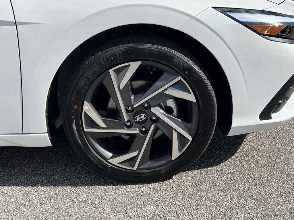 new 2025 Hyundai Elantra car, priced at $23,613