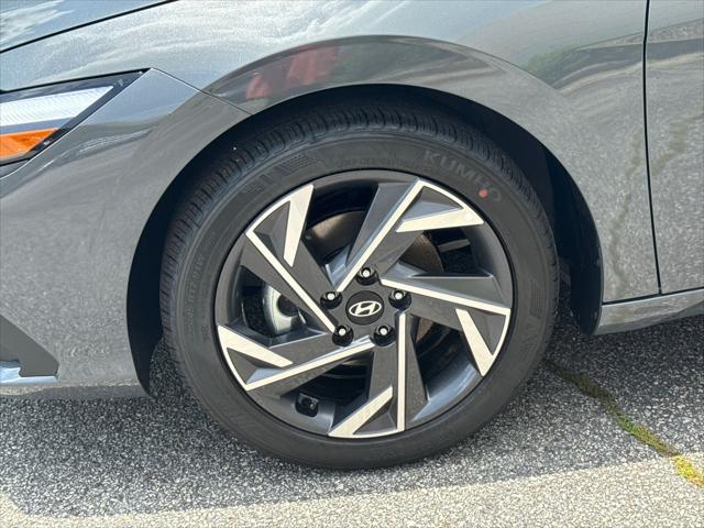 new 2025 Hyundai Elantra car, priced at $23,125