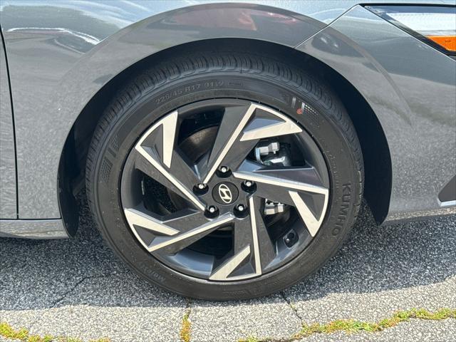 new 2025 Hyundai Elantra car, priced at $23,125