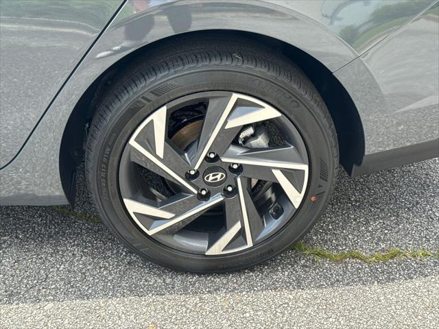 new 2025 Hyundai Elantra car, priced at $23,125