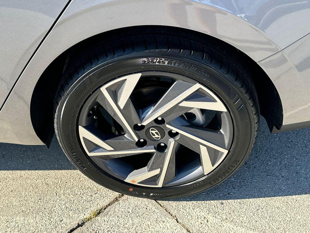 new 2025 Hyundai Elantra car, priced at $21,168