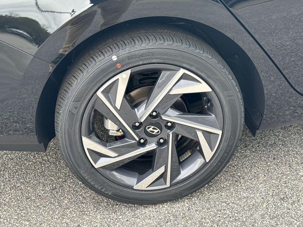 new 2025 Hyundai Elantra car, priced at $23,704