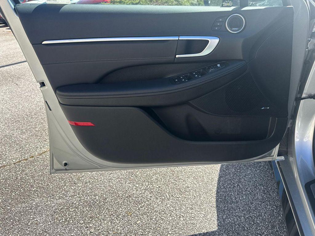 new 2025 Hyundai Sonata Hybrid car, priced at $36,042