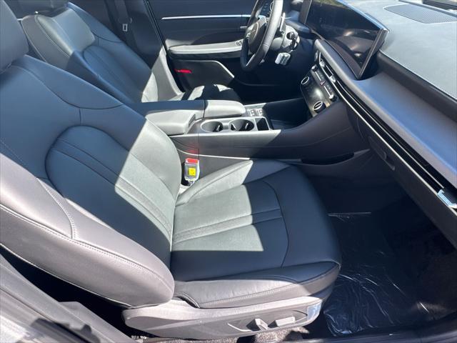 new 2025 Hyundai Sonata Hybrid car, priced at $37,203