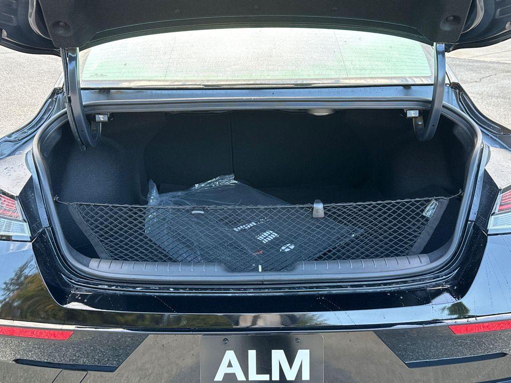 new 2025 Hyundai Elantra car, priced at $29,039