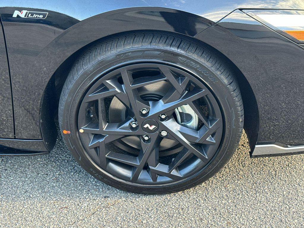 new 2025 Hyundai Elantra car, priced at $29,039
