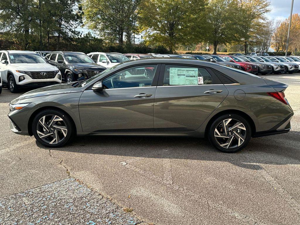 new 2025 Hyundai Elantra car, priced at $25,589