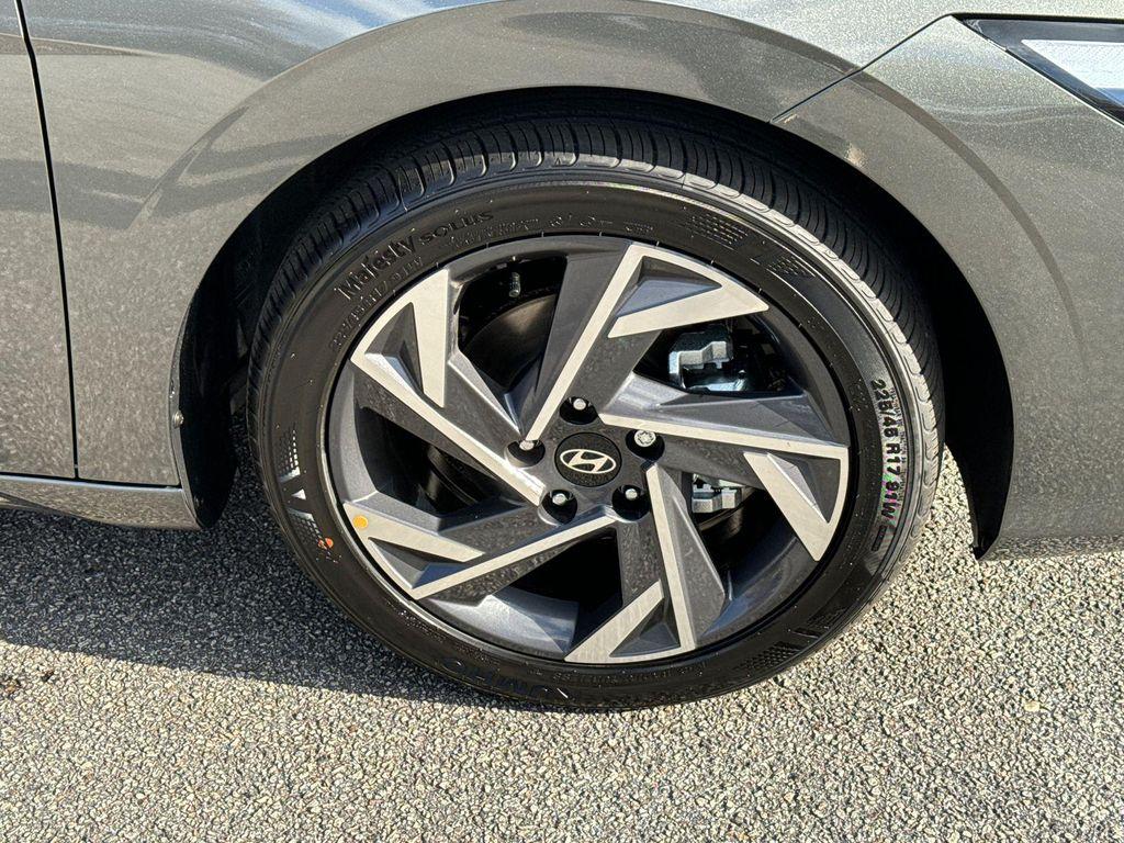new 2025 Hyundai Elantra car, priced at $25,589