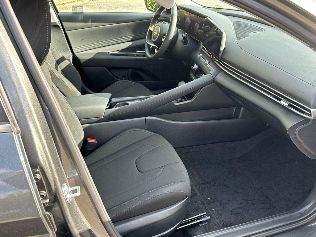 new 2025 Hyundai Elantra car, priced at $25,589