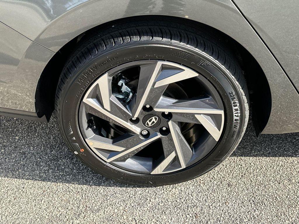 new 2025 Hyundai Elantra car, priced at $25,589