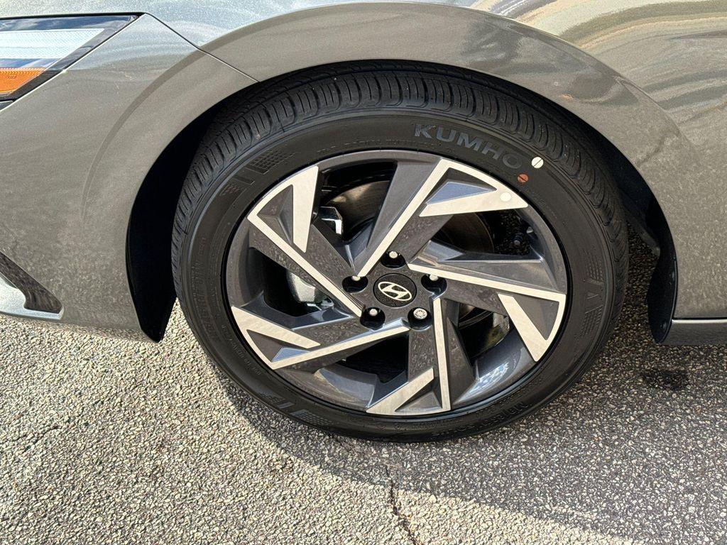 new 2025 Hyundai Elantra car, priced at $25,589