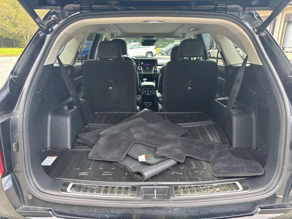 used 2023 Kia Sorento car, priced at $30,920