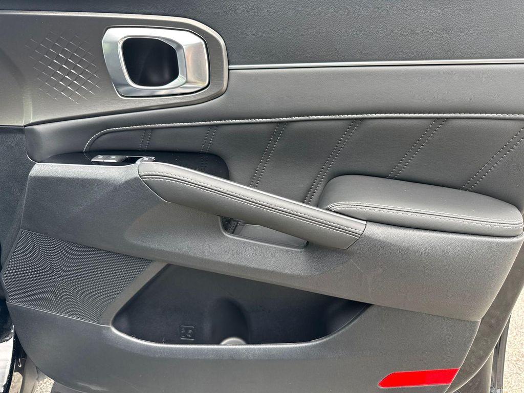 used 2023 Kia Sorento car, priced at $30,920