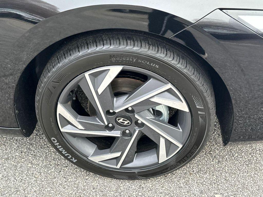 used 2025 Hyundai Elantra car, priced at $21,320