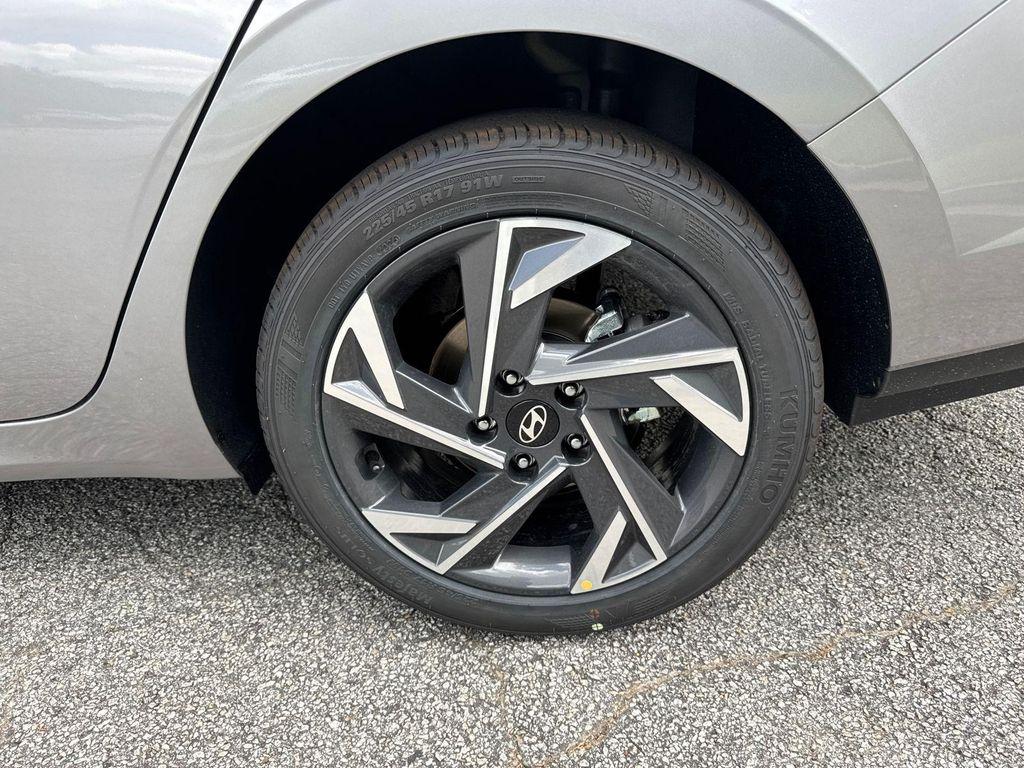 new 2025 Hyundai Elantra car, priced at $22,668