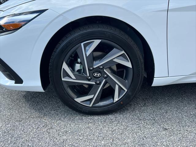 new 2025 Hyundai Elantra car, priced at $23,609