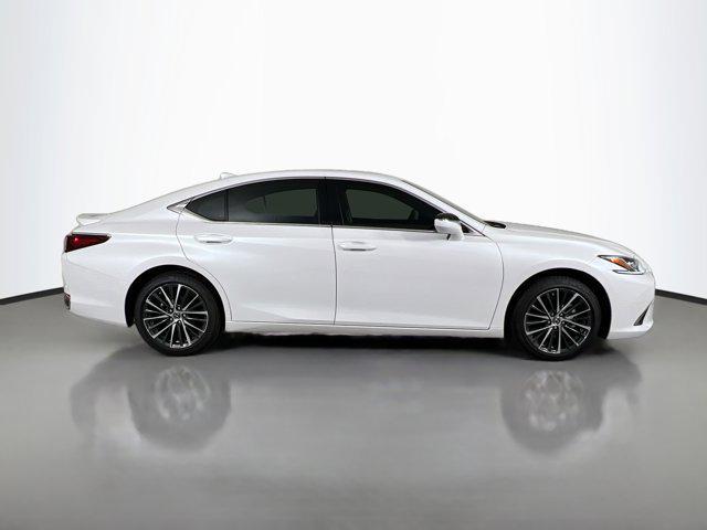 new 2024 Lexus ES 300h car, priced at $46,126